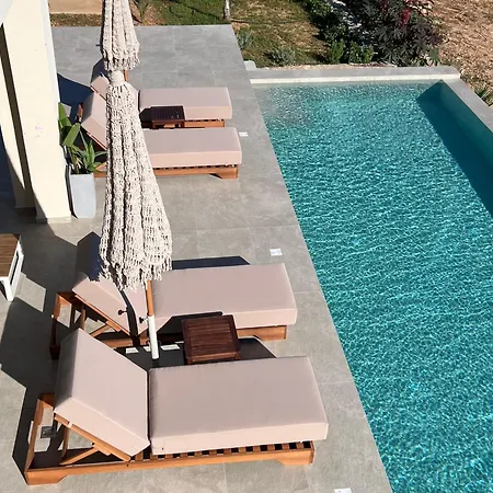 Thalassasense Lourdata Villa *