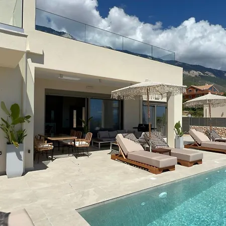 Thalassasense Lourdata Willa