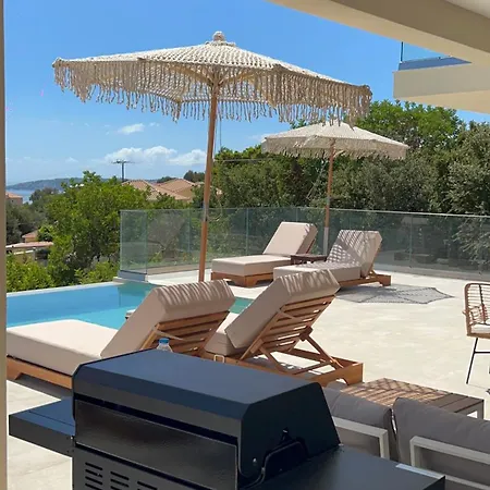 Thalassasense Lourdata Willa *