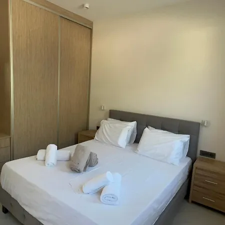 Thalassasense Lourdata Willa *