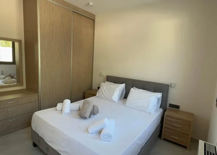 Thalassasense Lourdata Villa *