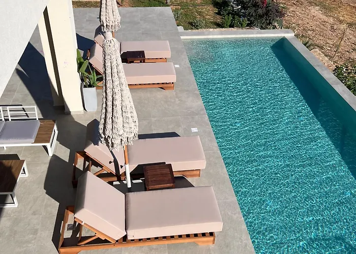 Thalassasense Lourdata Villa *